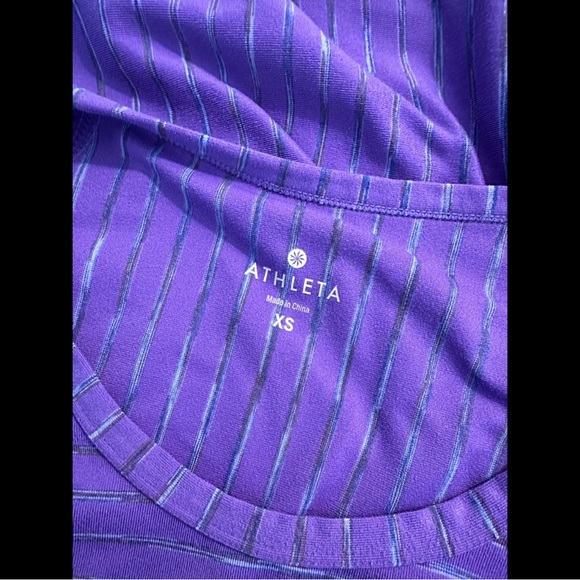 ATHLETA Pop Space Dye Purple Top Shirt Blouse Reflective Blue Gray Pocket Tee - Picture 10 of 12